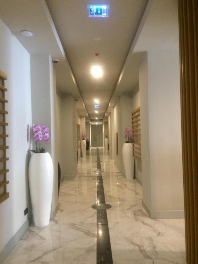 Orbi Сity Sunny Apartments High Floor Batumi Kültér fotó
