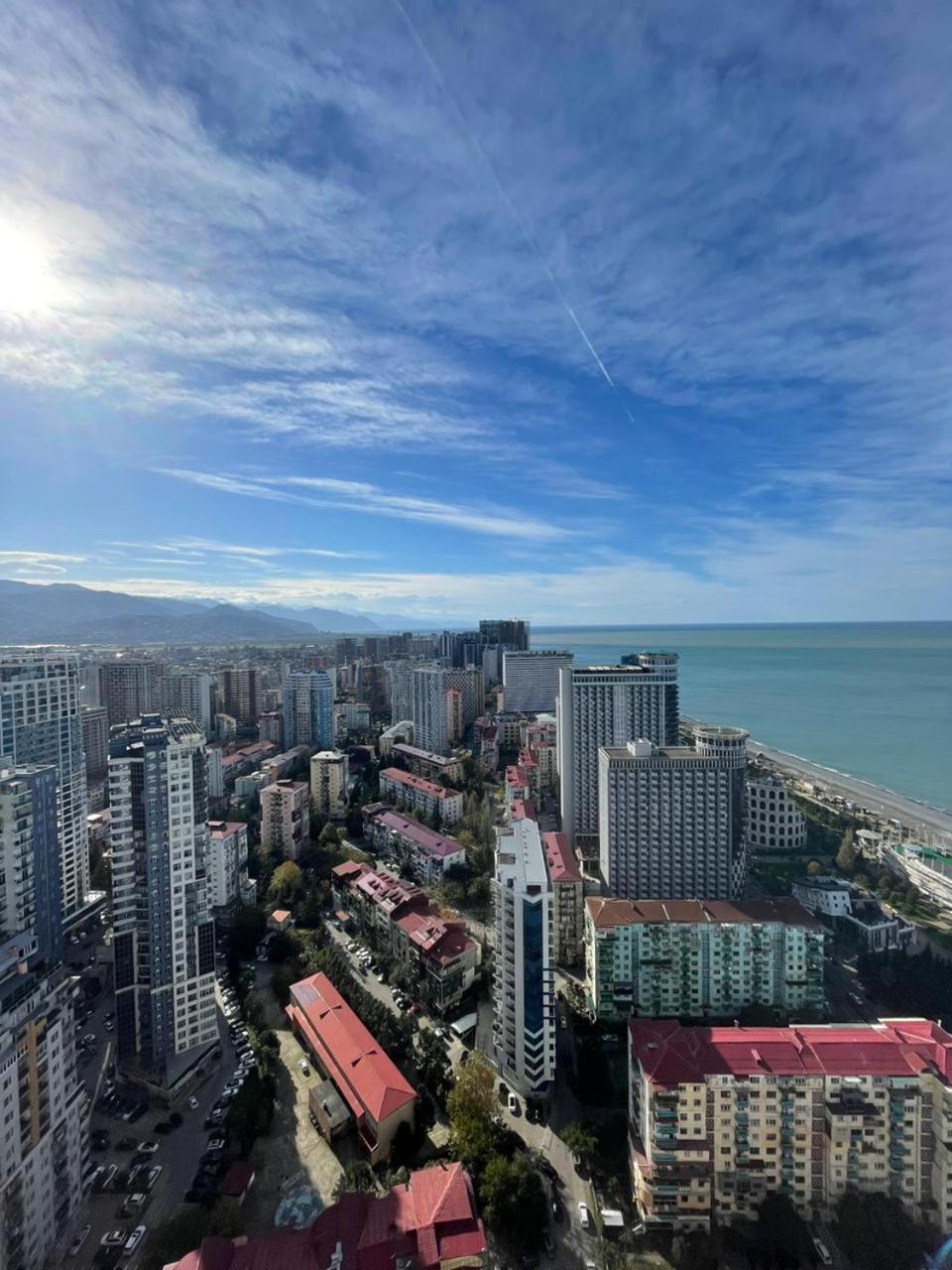 Orbi Сity Sunny Apartments High Floor Batumi Kültér fotó